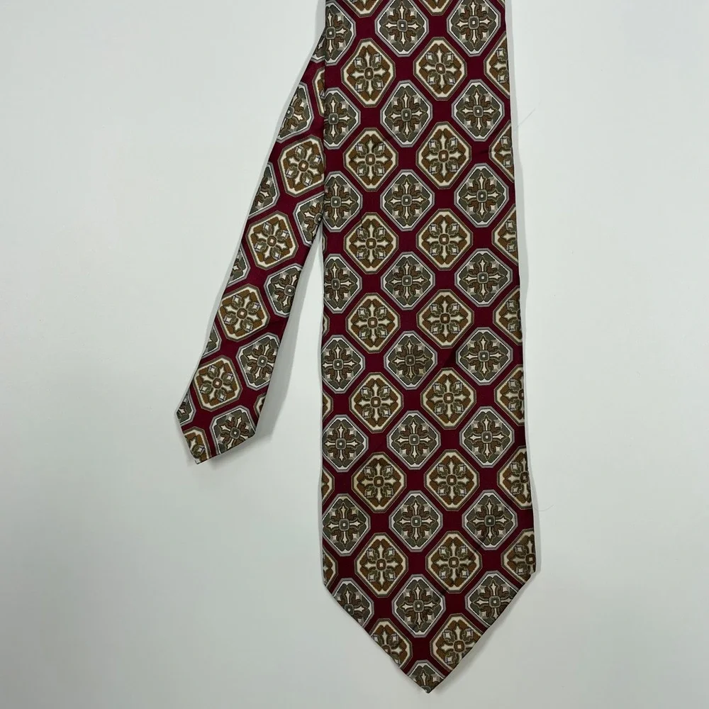 Executive Collection Burgundy Medallion Geometric Silk Necktie Mens One Size